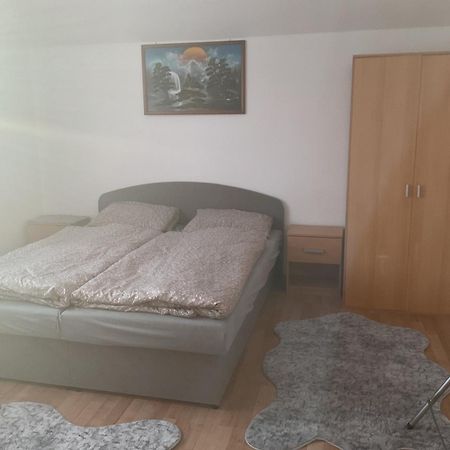 Homestay Renata Nova Lesna Luaran gambar