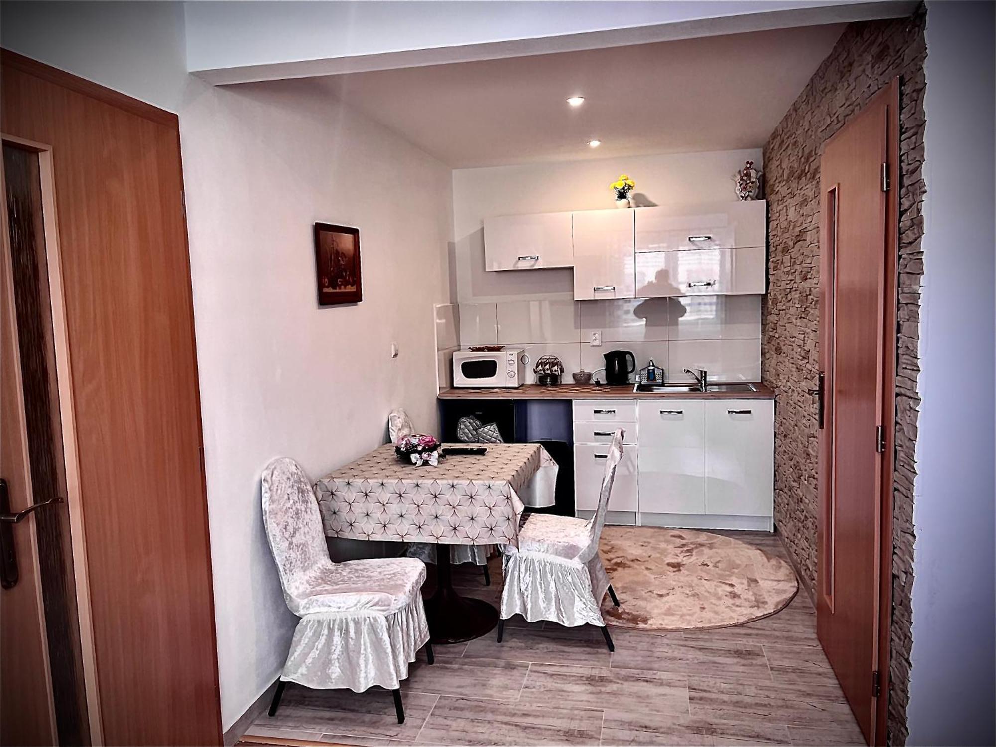 Homestay Renata Nova Lesna Luaran gambar