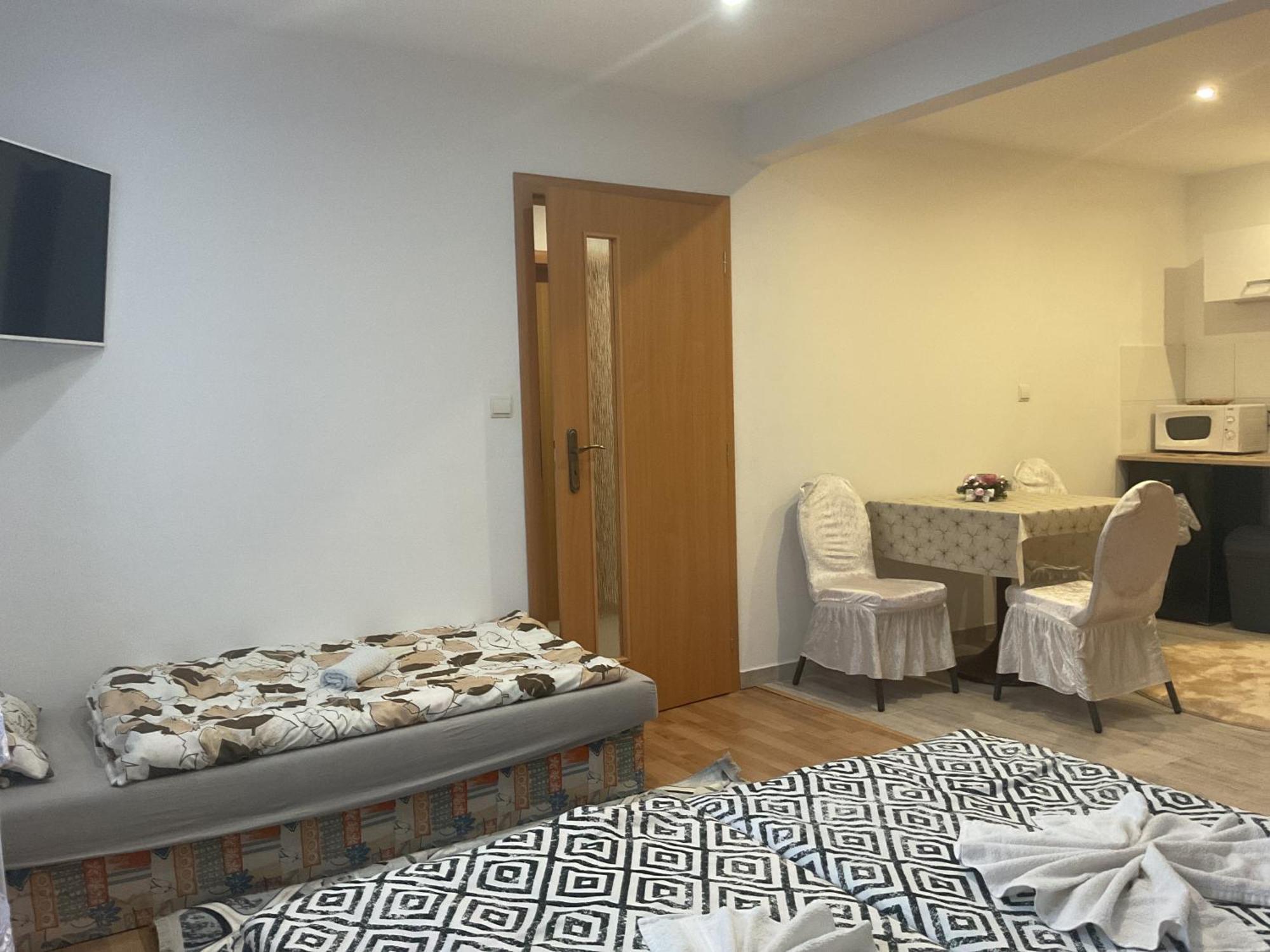 Homestay Renata Nova Lesna Luaran gambar