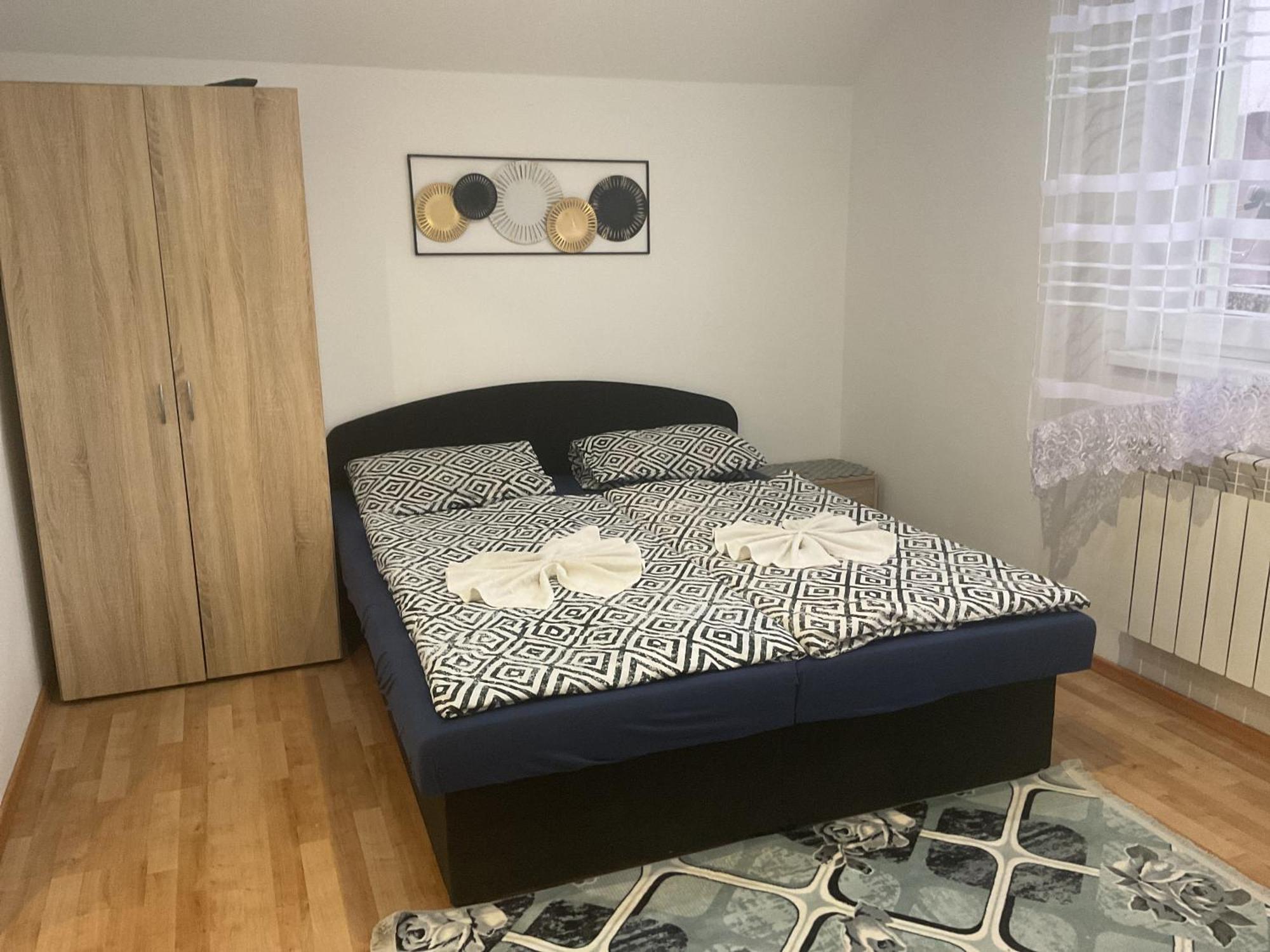 Homestay Renata Nova Lesna Luaran gambar