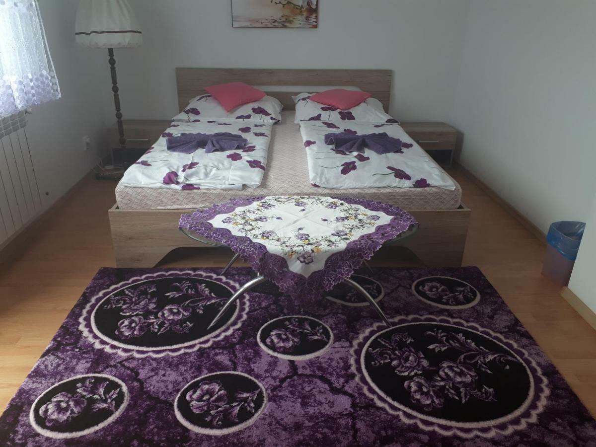 Homestay Renata Nova Lesna Luaran gambar
